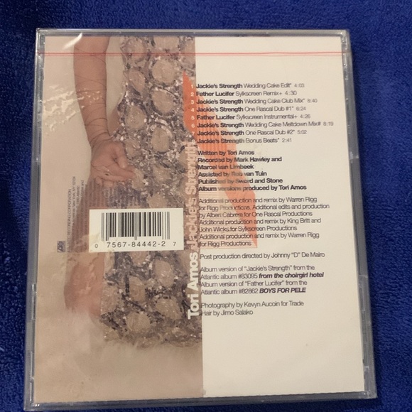 New and sealed Tori Amos Cd - Picture 2 of 2